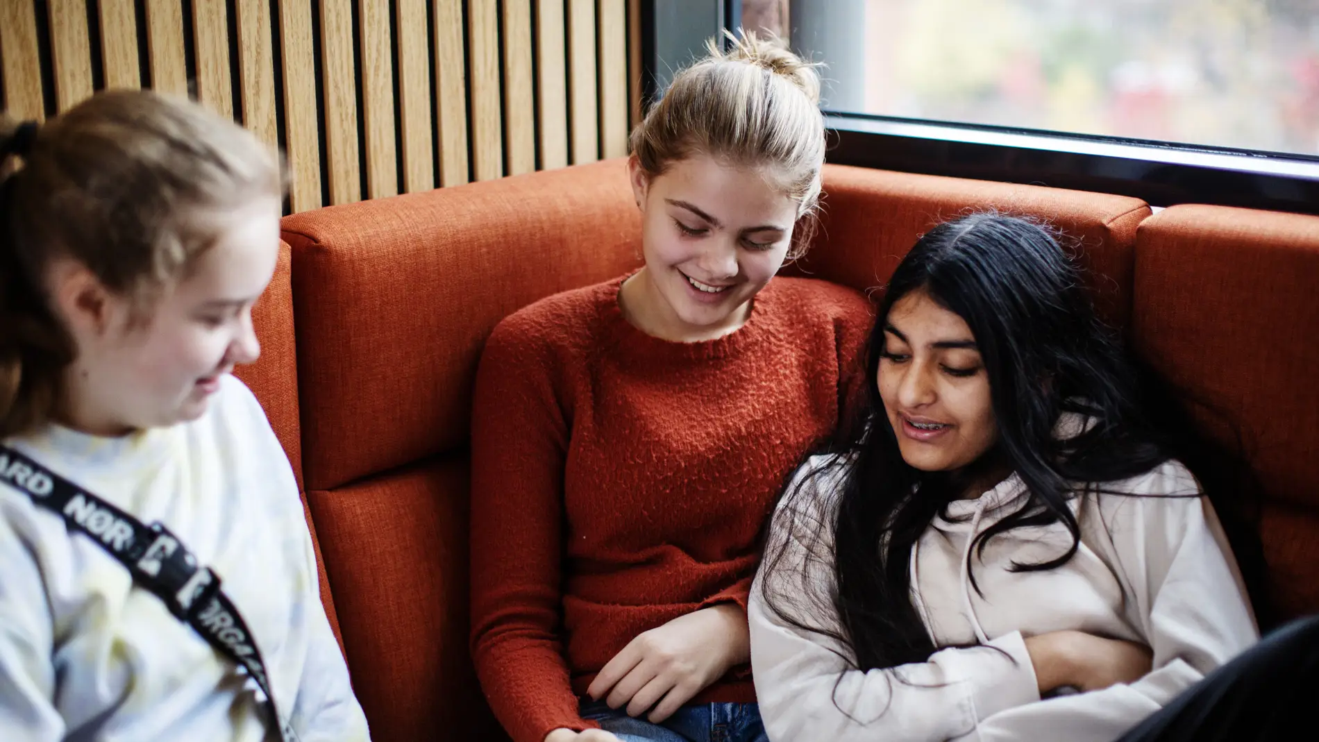 Børn på mobiltelefoner